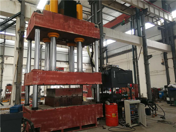 汽車保險(xiǎn)杠液壓機(jī)