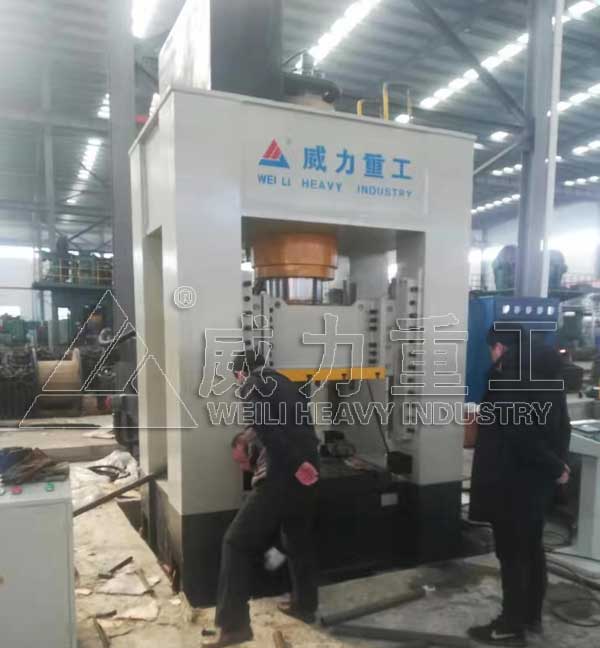 萬向節(jié)軸承座熱壓成型液壓機(jī)